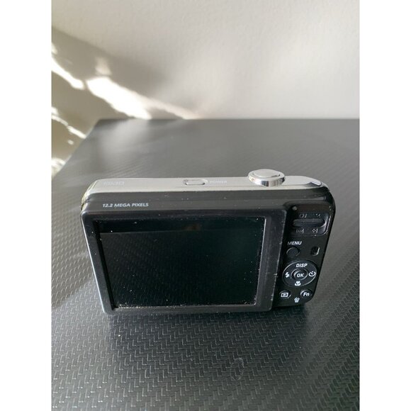 Samsung ES30 12.2 Mega Pixel Digital Video Camera - Picture 4 of 5